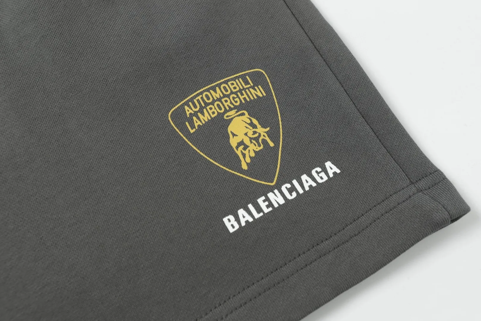 Quality balenciaga adidas • 400 • • • • 2 · · balenciaga • adidas LG balenciaga • • ：627# Sizes：XS.S.M.L ：Black，Dark Gray